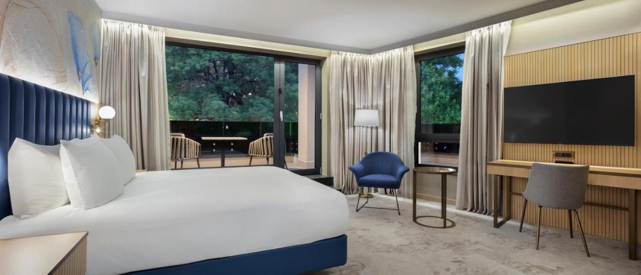 Doubletree By Hilton Center