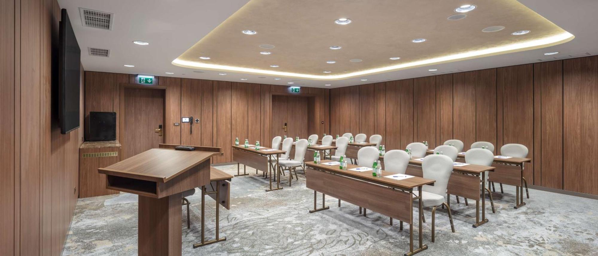 Hotel Doubletree By Hilton Center 4*