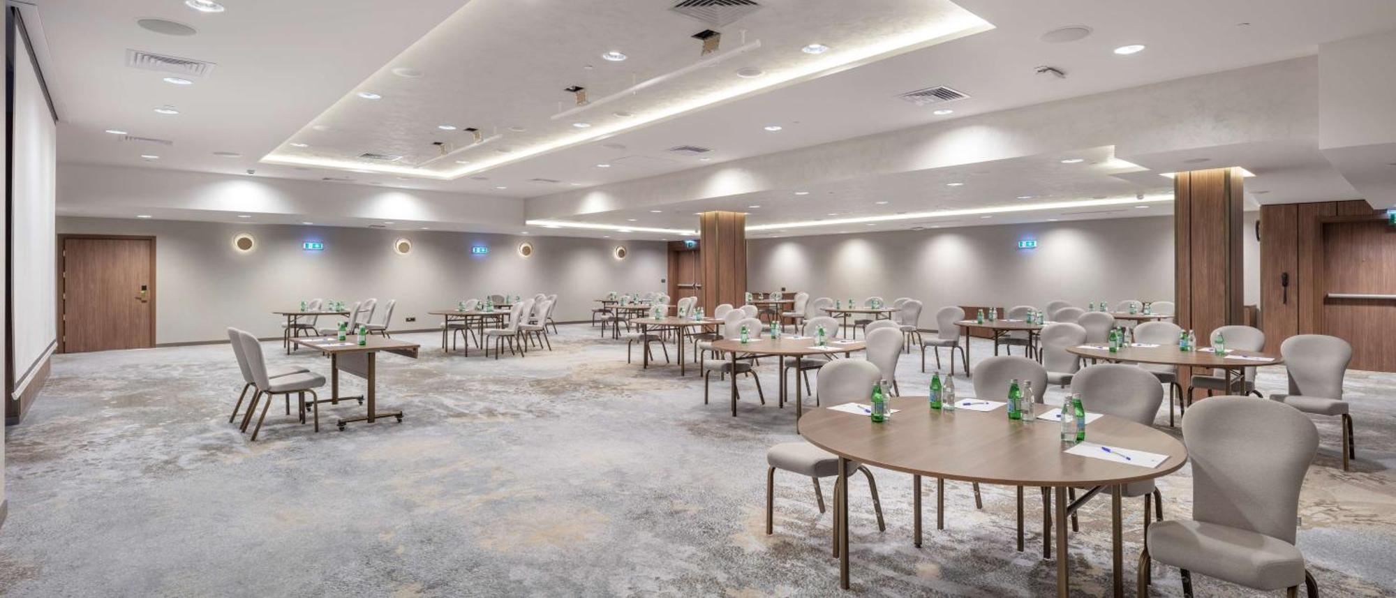 Doubletree By Hilton Center Hotel 4*