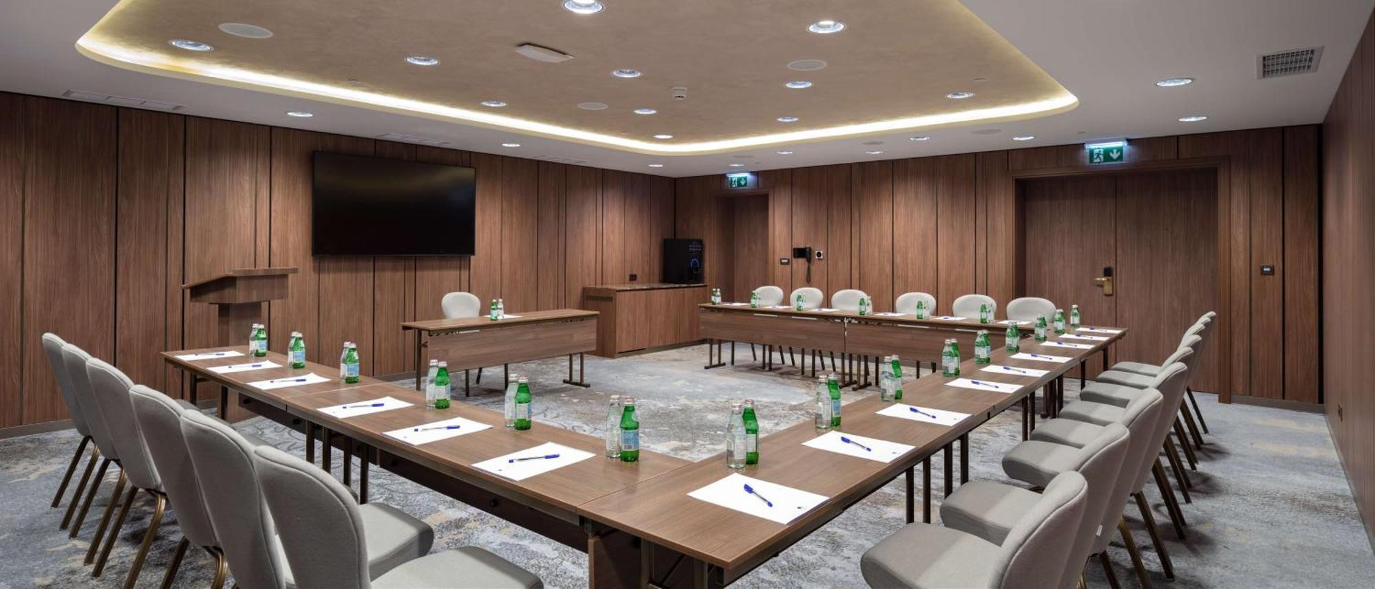 Hotel Doubletree By Hilton Center 4*