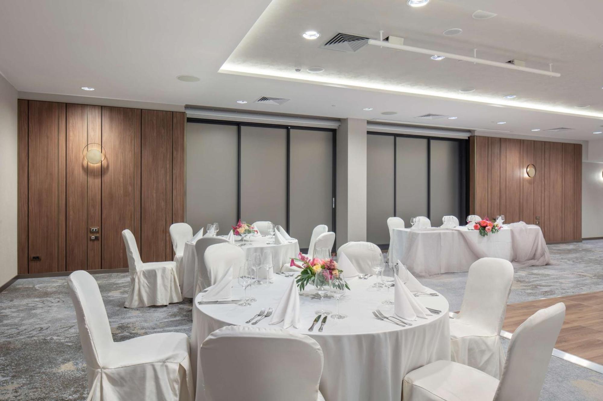 Hotel Doubletree By Hilton Center 4*