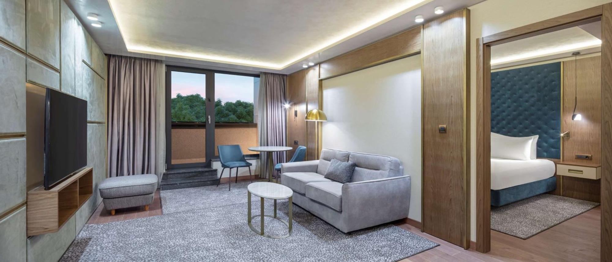 Doubletree By Hilton Center 4*