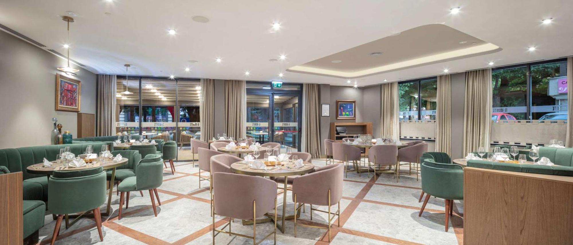 Doubletree By Hilton Center 4*
